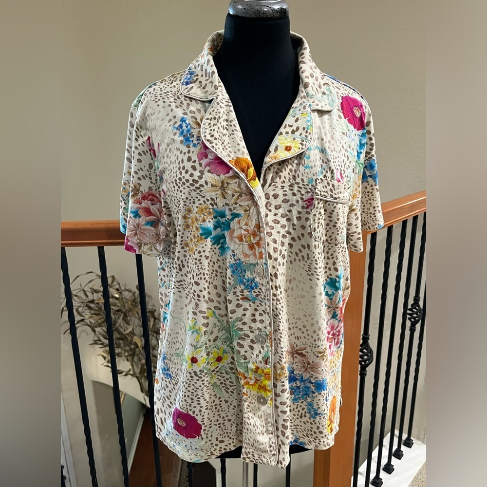 JOHNNY WAS FLORAL Animal Print Button Up PAJAMA TOP in Cream Multi, WOMEN SIZE L - Picture 5 of 8